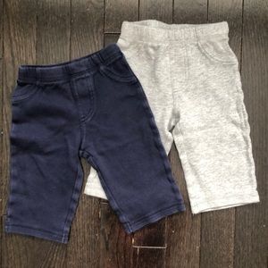 2 pairs of Carter’s pants 3-6 months